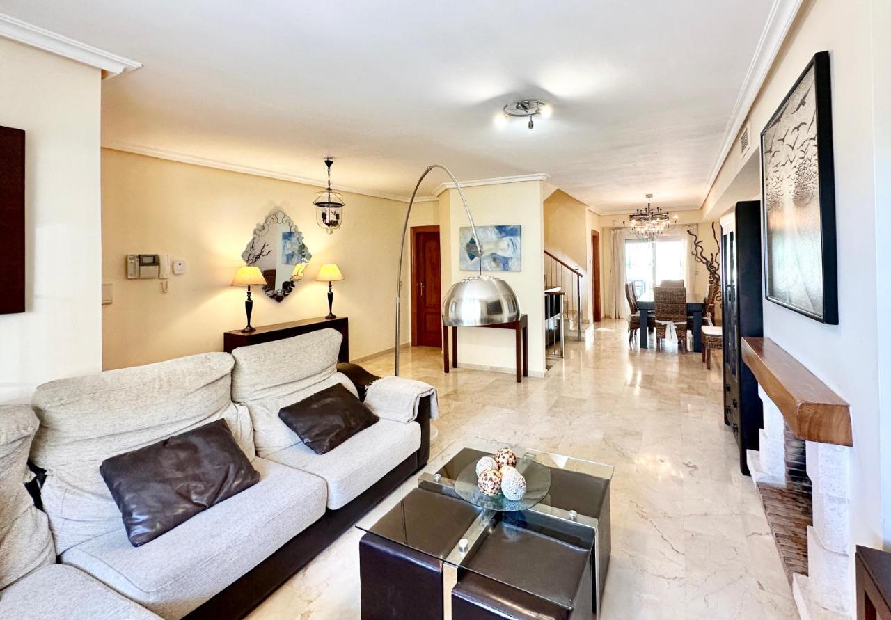 El Arenal Townhouse By The Beach With Swimming Pool - Eaw Homes Marbella Exterior photo