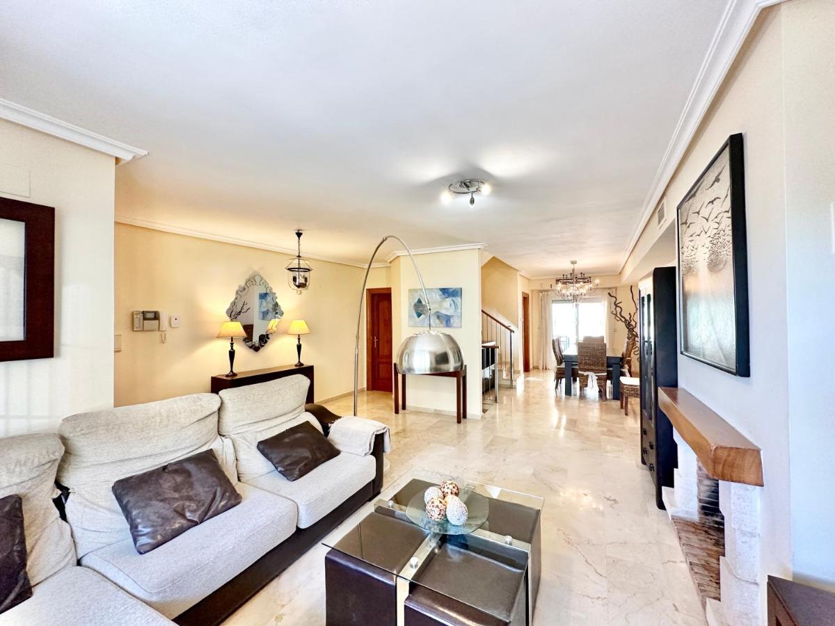 El Arenal Townhouse By The Beach With Swimming Pool - Eaw Homes Marbella Exterior photo