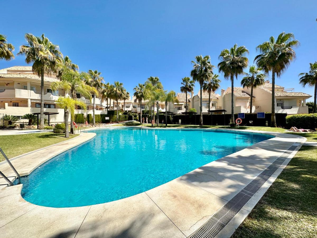 El Arenal Townhouse By The Beach With Swimming Pool - Eaw Homes Marbella Exterior photo